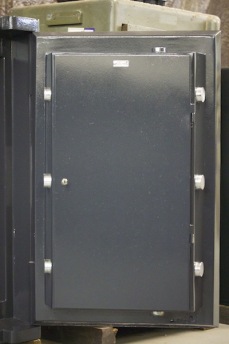 Used 3520 Bernardini Gem Vault TRTL30X6 High Security Safe